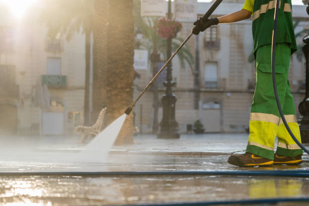 Best Concrete Pressure Washing  in Clinton, MO